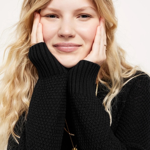 NWT OLD NAVY Textured Pullover Tunic Sweater Color: Black Jack   SIZE. MEDIUM - Picture 5 of 6